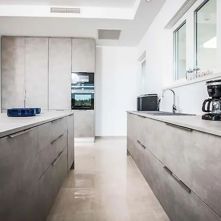 Sleeps 10 Pool Air Con Wifi Villa Orasac