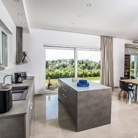 Sleeps 10 Pool Air Con Wifi Villa *