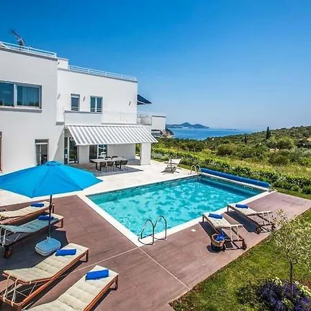 Sleeps 10 Pool Air Con Wifi Villa *